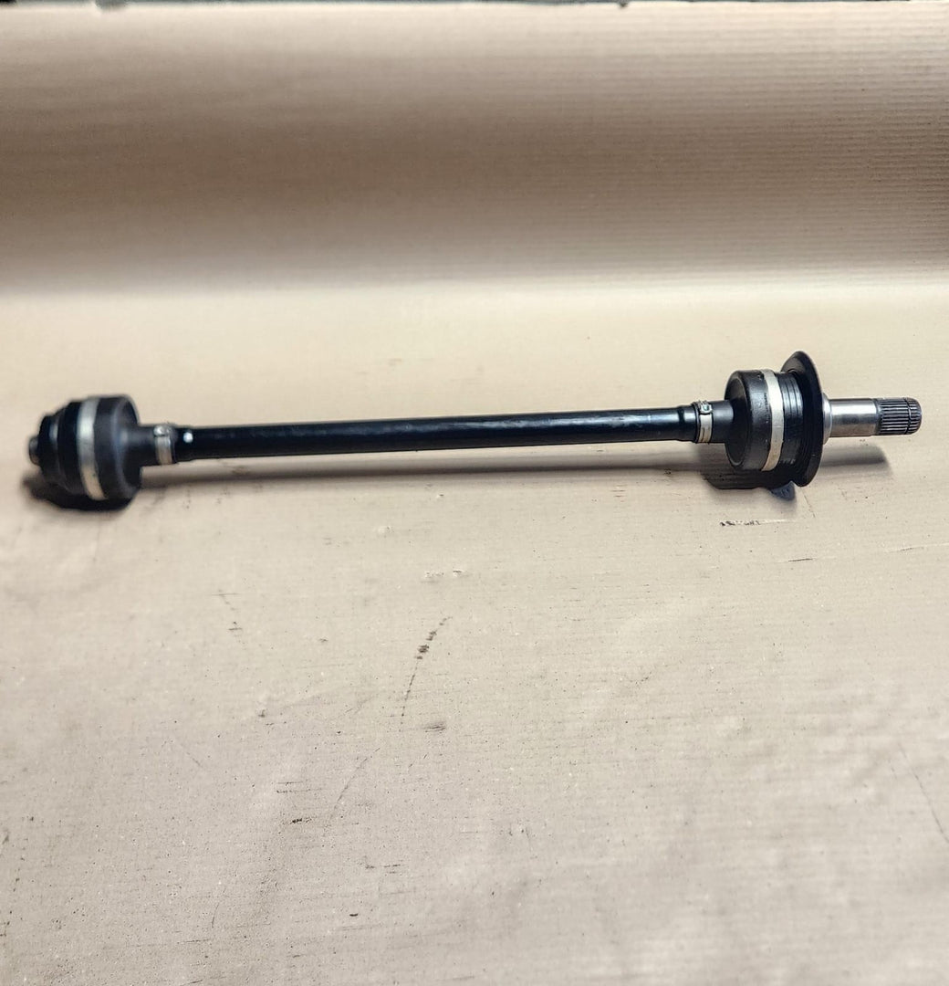 2017 BMW 740Le xDrive 7 Series G11 Drive Shaft Output Shaft Rear Right 8639468
