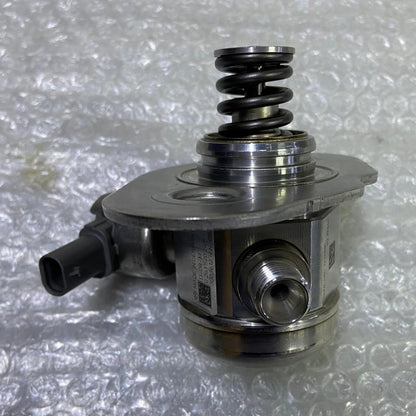 OEM BMW F45 225 xe F20 F21 F22 F23 high pressure pump high pressure pump 7636881