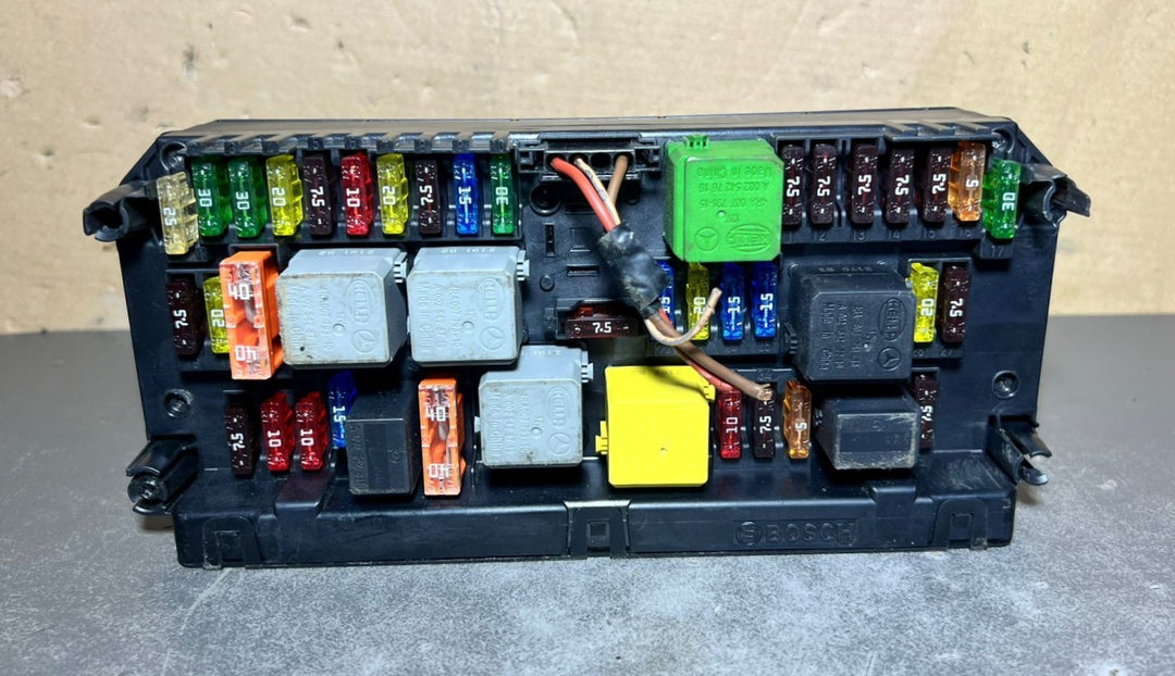 10-16 Mercedes-Benz W212 W204 Front SAM Module Relay Fuse Box A212 9003414 OEM