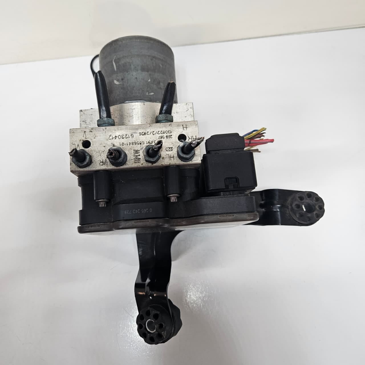 2014-2018 BMW X5 F15 X6 F16 ABS Pump Control Module 6866243