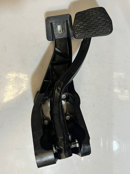 2022 BMW iX I20 xDrive 40 Brake STOP Pedal BRACKET 6893659 OEM