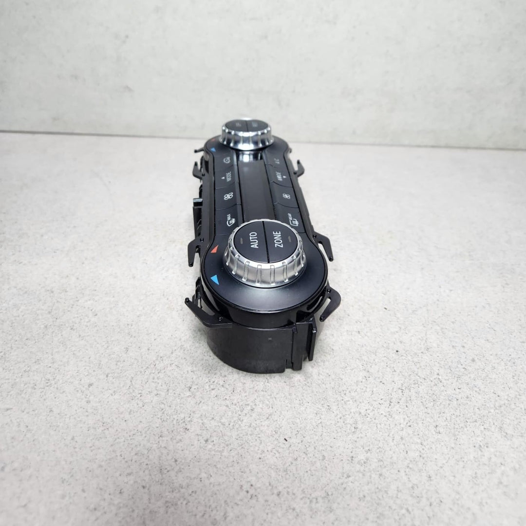 2014 Mercedes-Benz GLA250 Climate Control Panel A2469002408