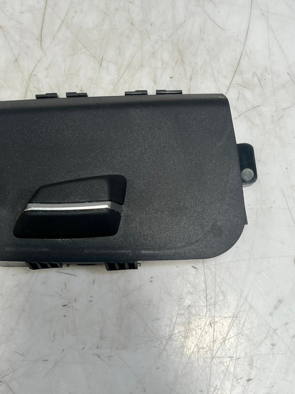2015-2019 BMW X6 Front Right Seat Control Switch 9347414