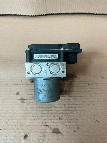 2006 BMW 5 Series E60 E61 650 ABS/DSC Hydraulic Pump Control Unit 6774852-01