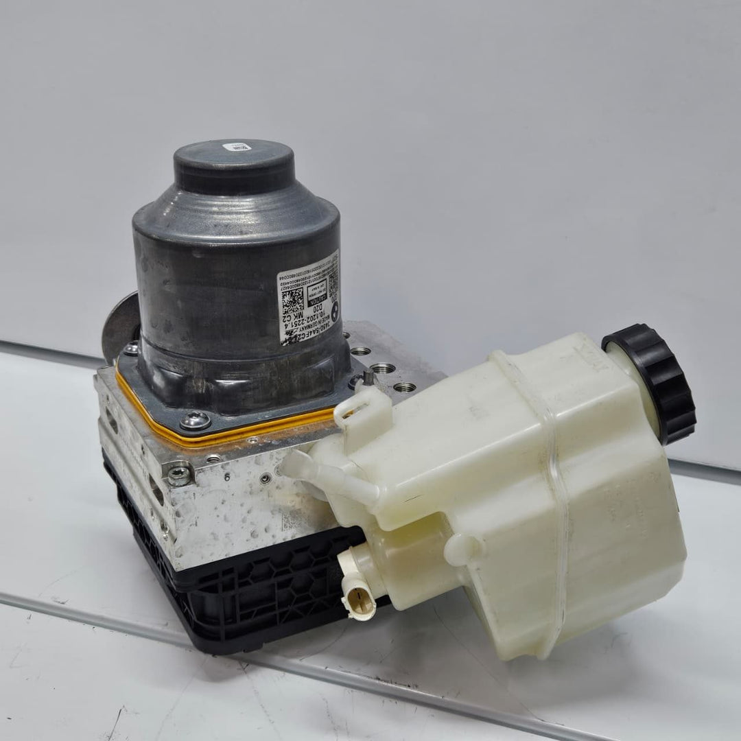 OEM BMW G70 and iX i20 Brake Pump Abs 5A4FC24 BMW braking system