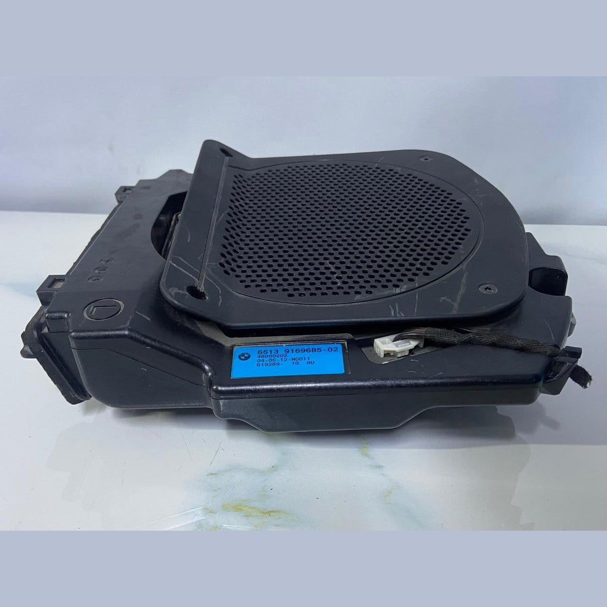 OEM BMW 528i 535i 550i Left Central HiFi Subwoofer 9169685