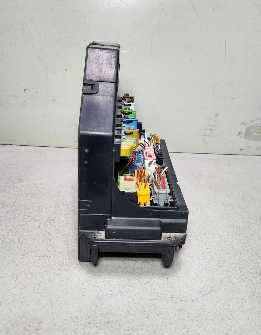 Mercedes-Benz C W204 Control Module Unit Sam Fuse Box A2129005622 