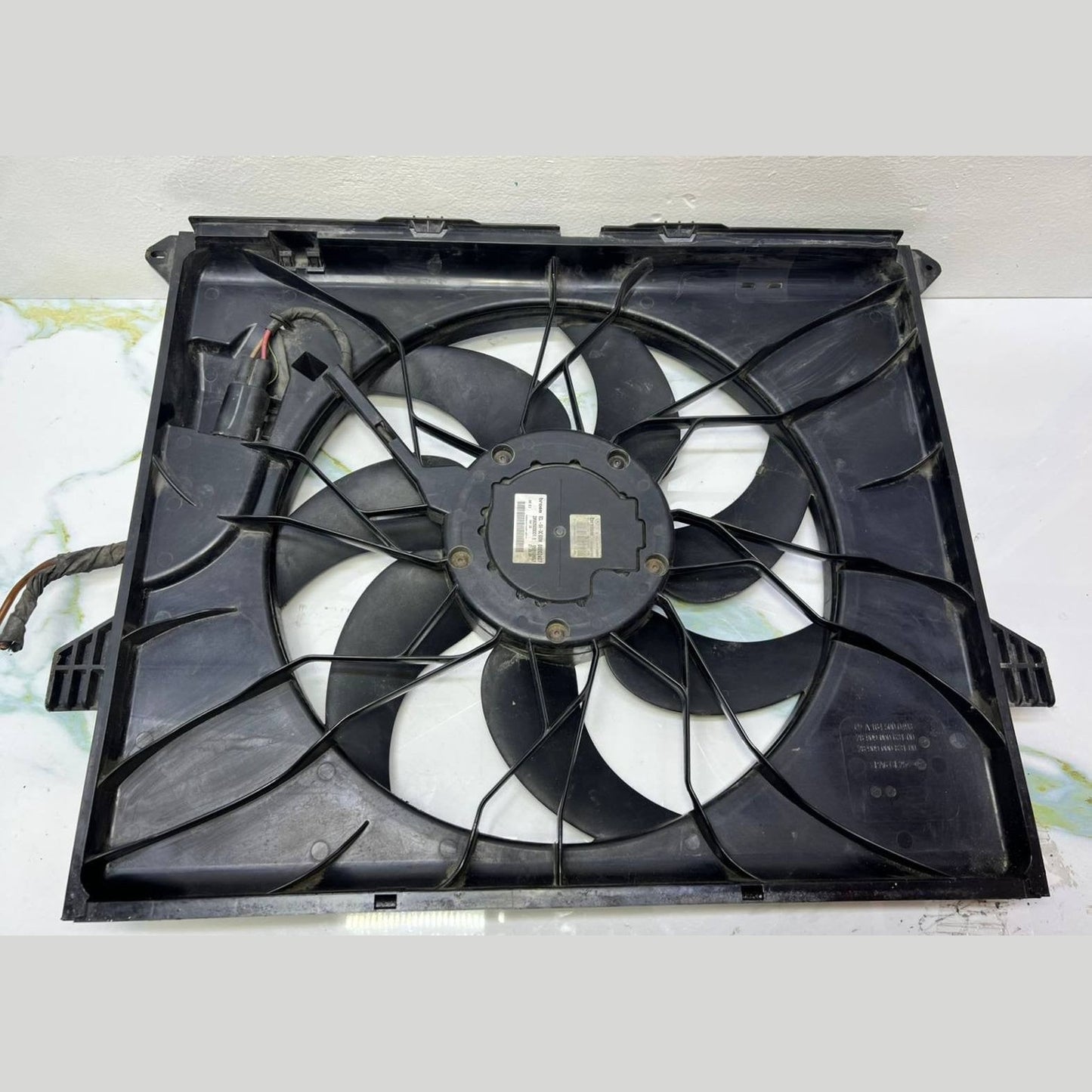 2006-2013 Mercedes-Benz ML350 Radiator Cooling Fan Assembly A 164 500 04 93