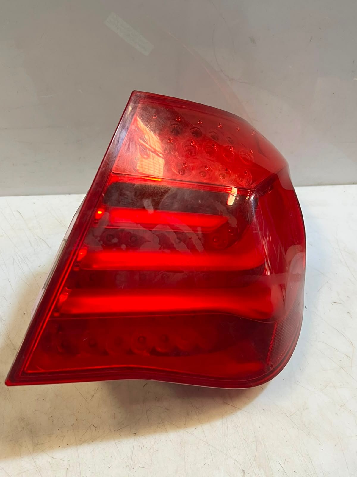 2009-2012 BMW 7 Series F01 F02 750i N63 Right SIDE Tail Light 7182202 LHD OEM
