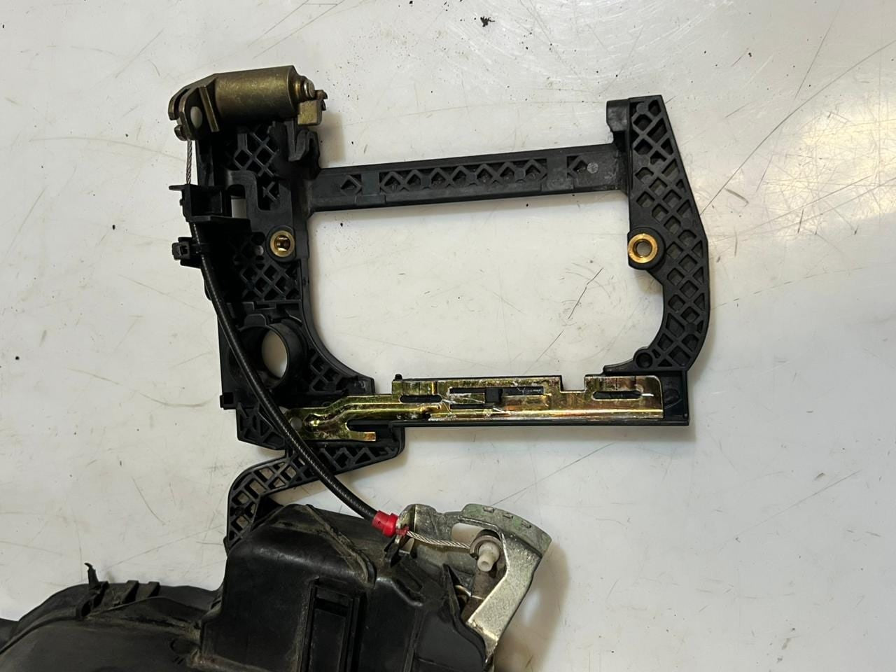 BMW 5 Series E39 Front Door Lock Mechanism Front Left 8235125 OEM