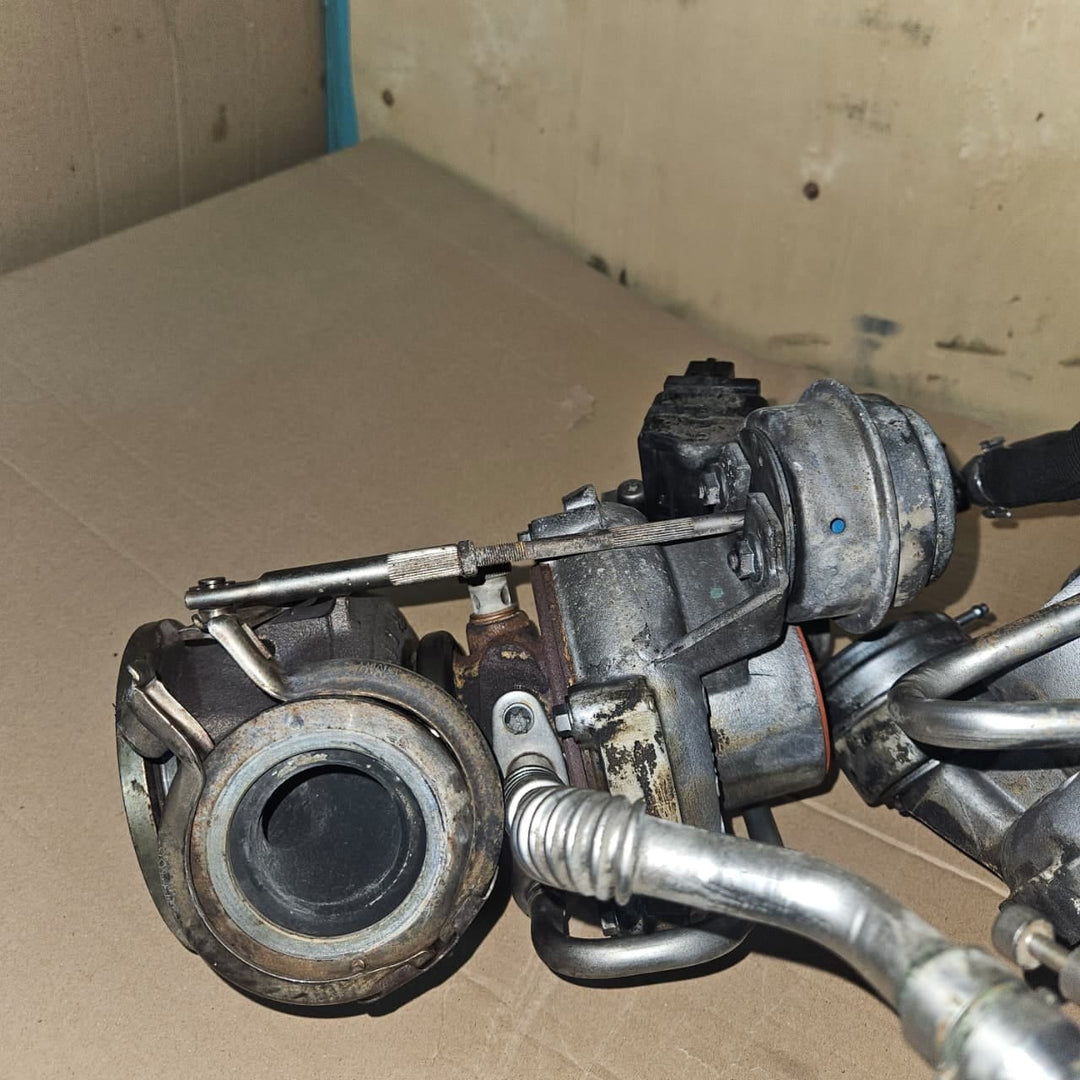7576985-2010-2016 BMW 7 Series F04 X6 750i Turbocharger 