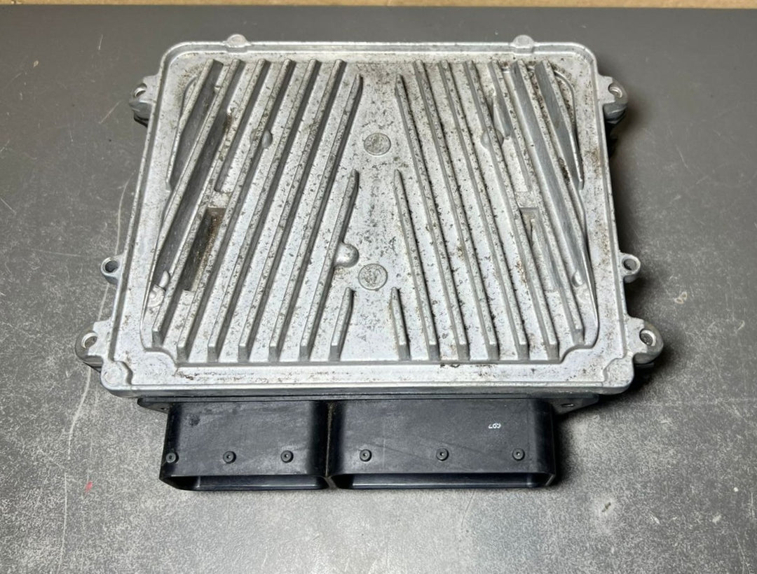 08-12 Mercedes W204 GLK Engine Control Module Unit ECM ECU A272 9002100 OEM
