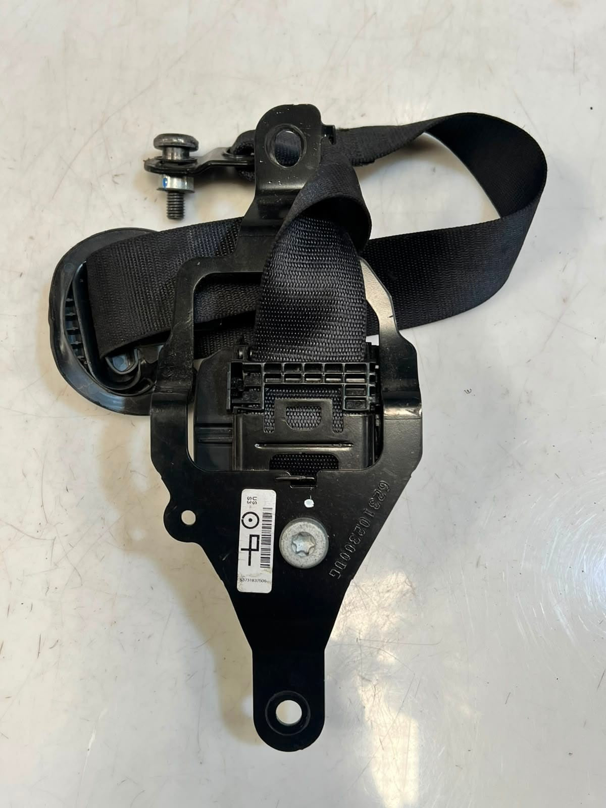 2014-2018 BMW X5 F15 Rear Left Seat Belt Retractor 623201700C OEM