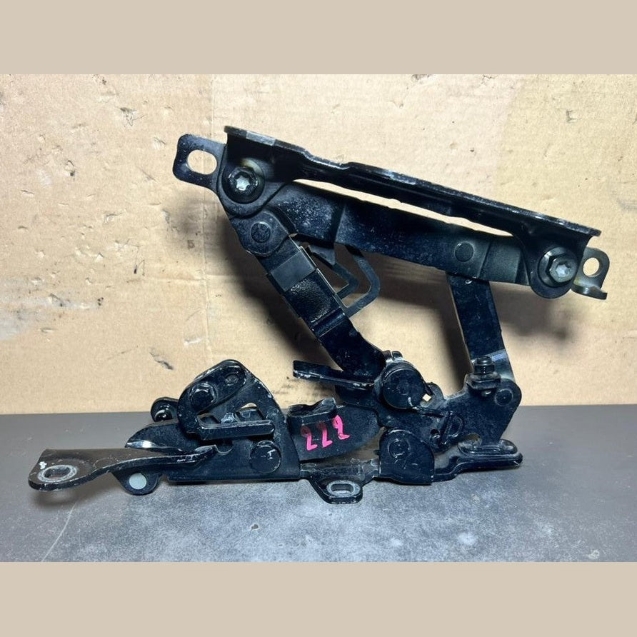 2015-2020 Mercedes-Benz S-Class W222 Front Right Side Bonnet Hinge A222 8800228