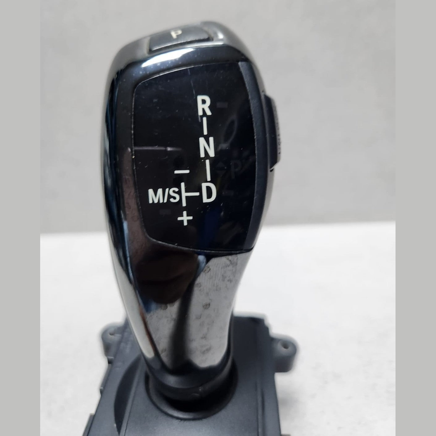 BMW Gear Selector Switch 9218104 5 Series F10 and 7 Series F01 F02 F03 RHD 