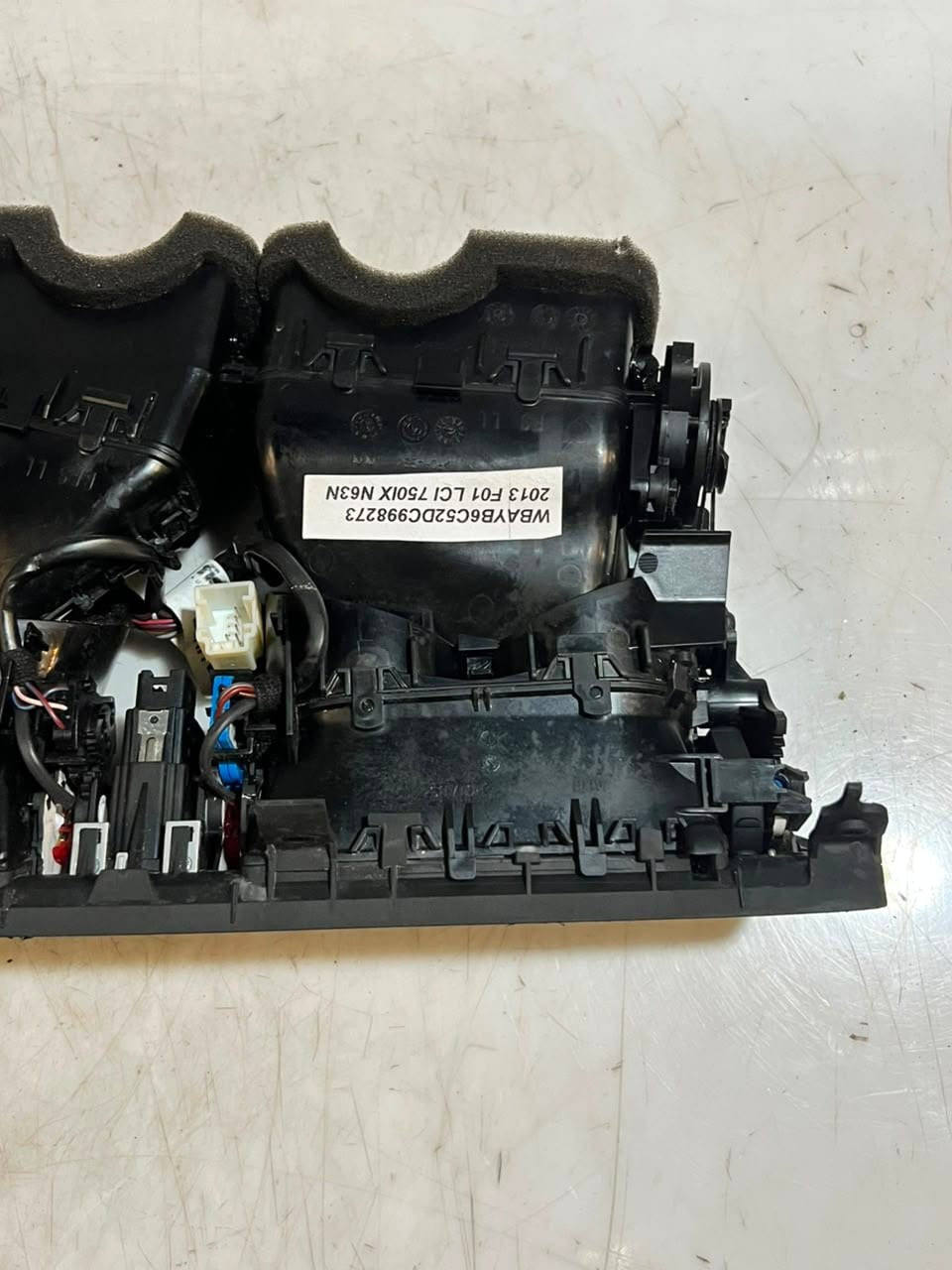 BMW 7 Series F01 F02 F03 F04 750i Center Dash Air Vent 9115859 OEM RHD