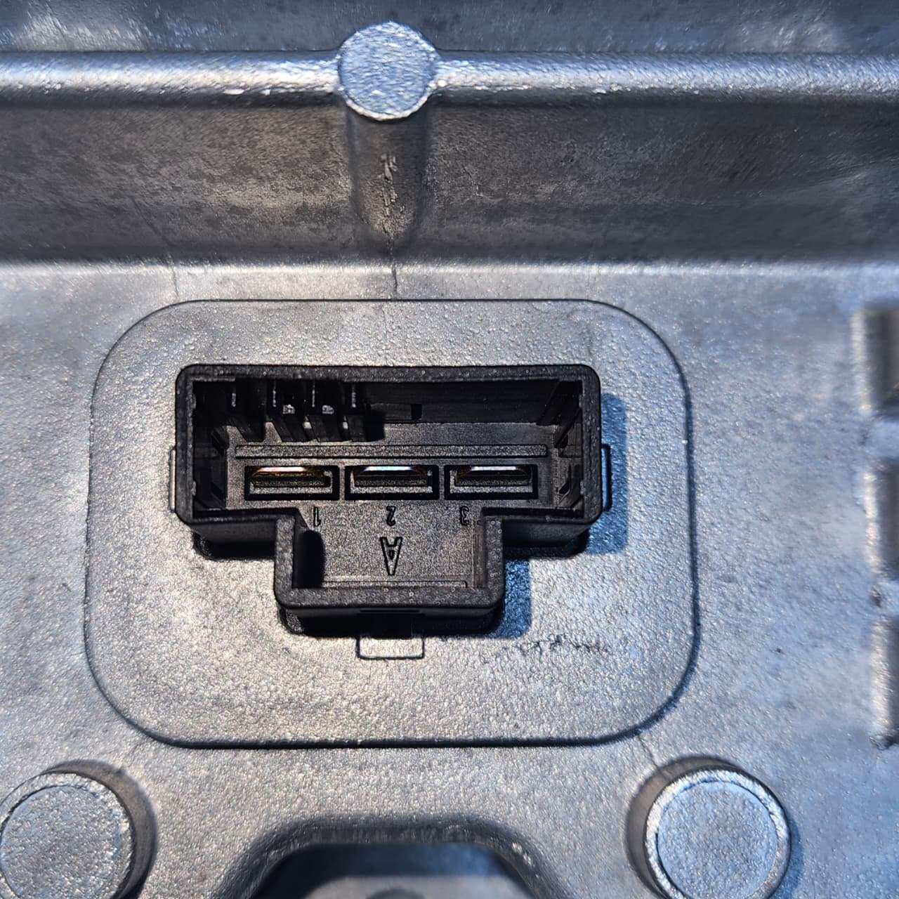 2020-22 BMW X5 740i X3, M850i G15, and 740i xDrive Power Control Module 8736485