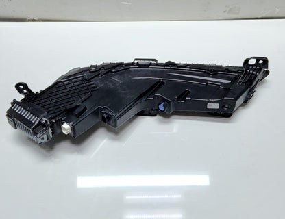 Genuine 2023-2025 BMW i7 Headlight Upper CRYSTAL 9879936 7 Series G70 i7 
