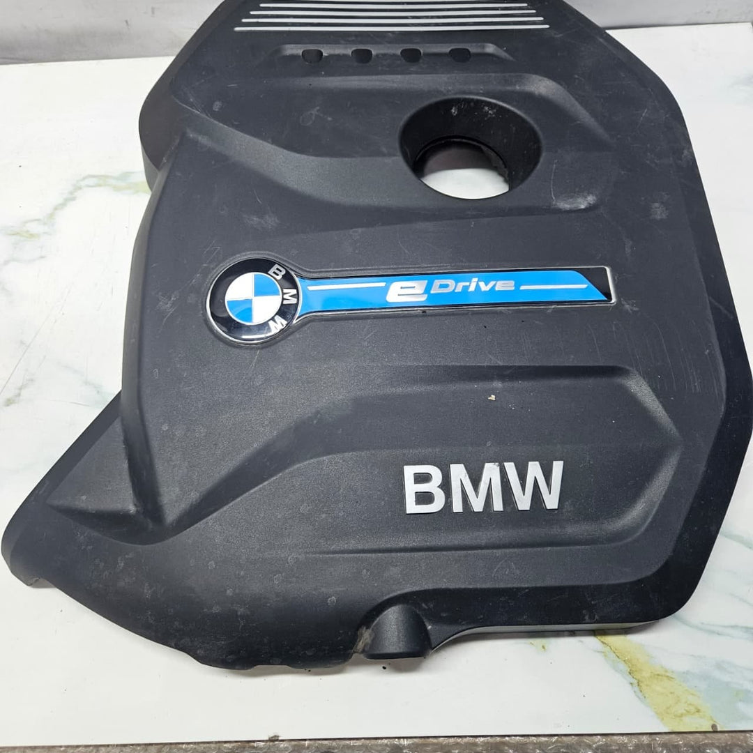 2016-2018 BMW 3 Series F30 330e HYBRID Engine Cover 8604836
