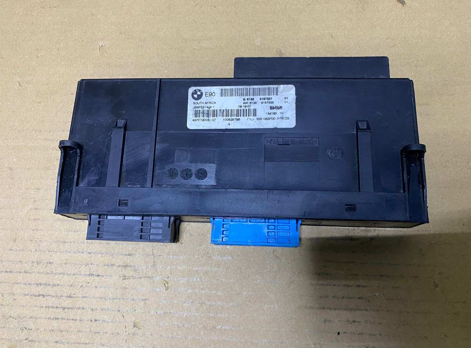 2014 BMW X1 E84 Body Control Module 9187537  3 Series E90