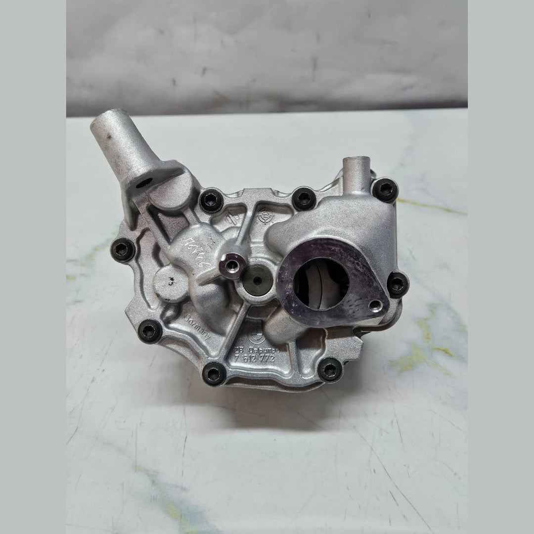 BMW 5 Series, X5, 650i, 750i, 550i N63 B44 Engine Oil Pump Brand New 7612772 OEM
