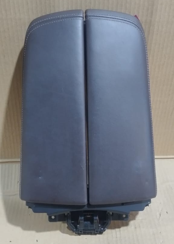 BMW G11 G12 STORAGE COMPARTMENT COVER P/N B314963