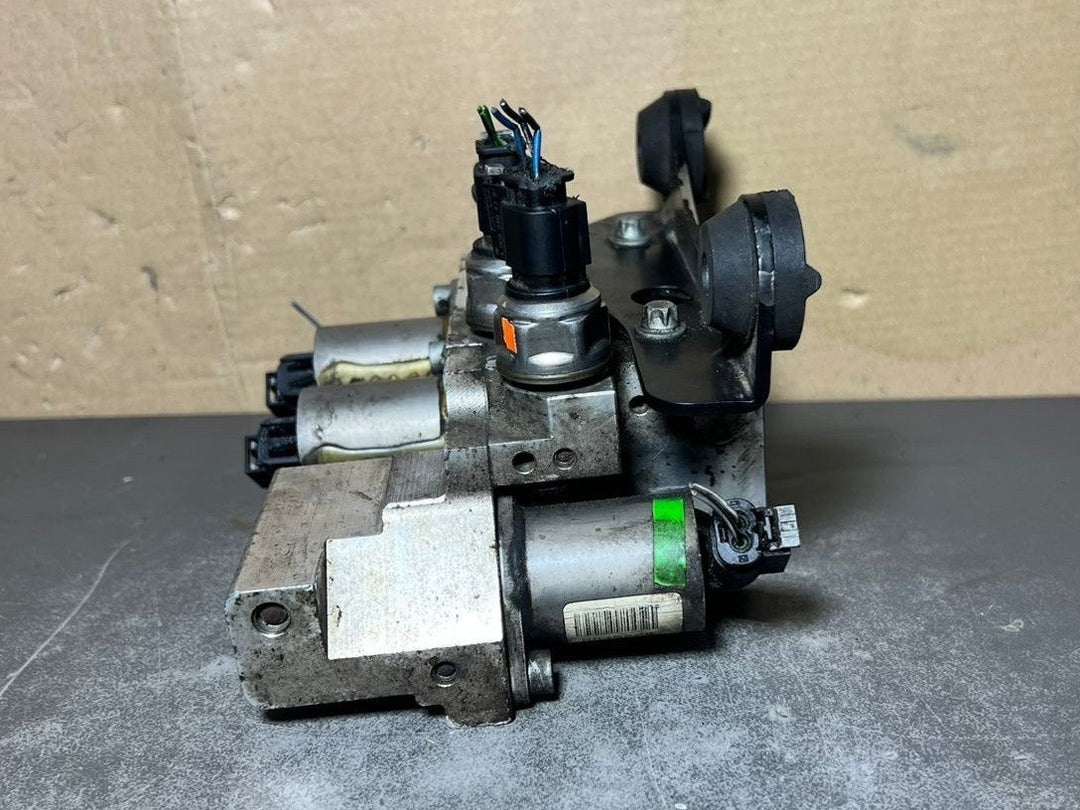 13-16 Mercedes GL450 GL550 Front Hydraulic Suspension Valve A166 3201158 OEM