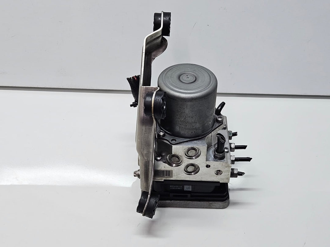 6880538-2016-2019 BMW 750i 740Li G11 G12 Abs Pump Control Module OEM 