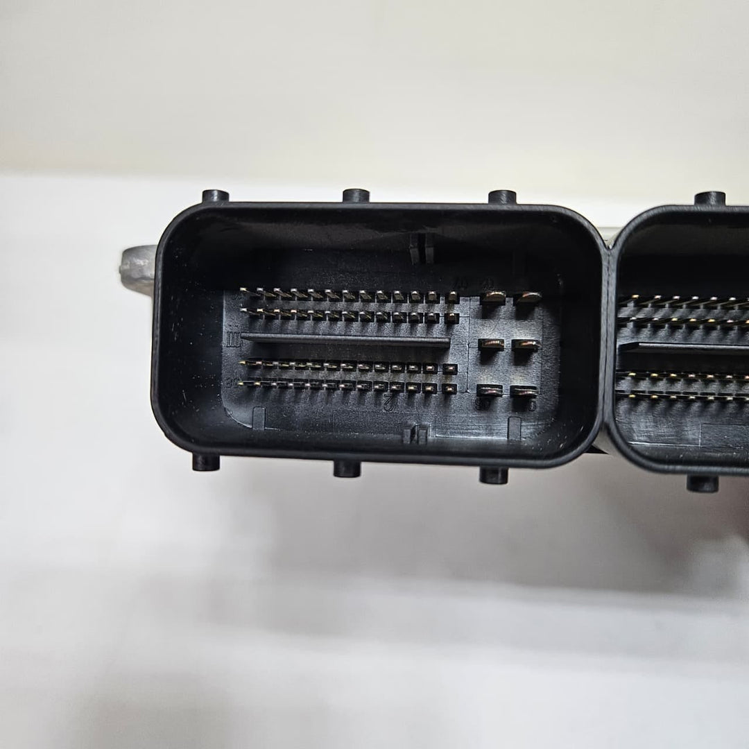 2013 BMW X5 F10 F07 F15 with N57 Engine Control Unit DDE 8573789 OEM
