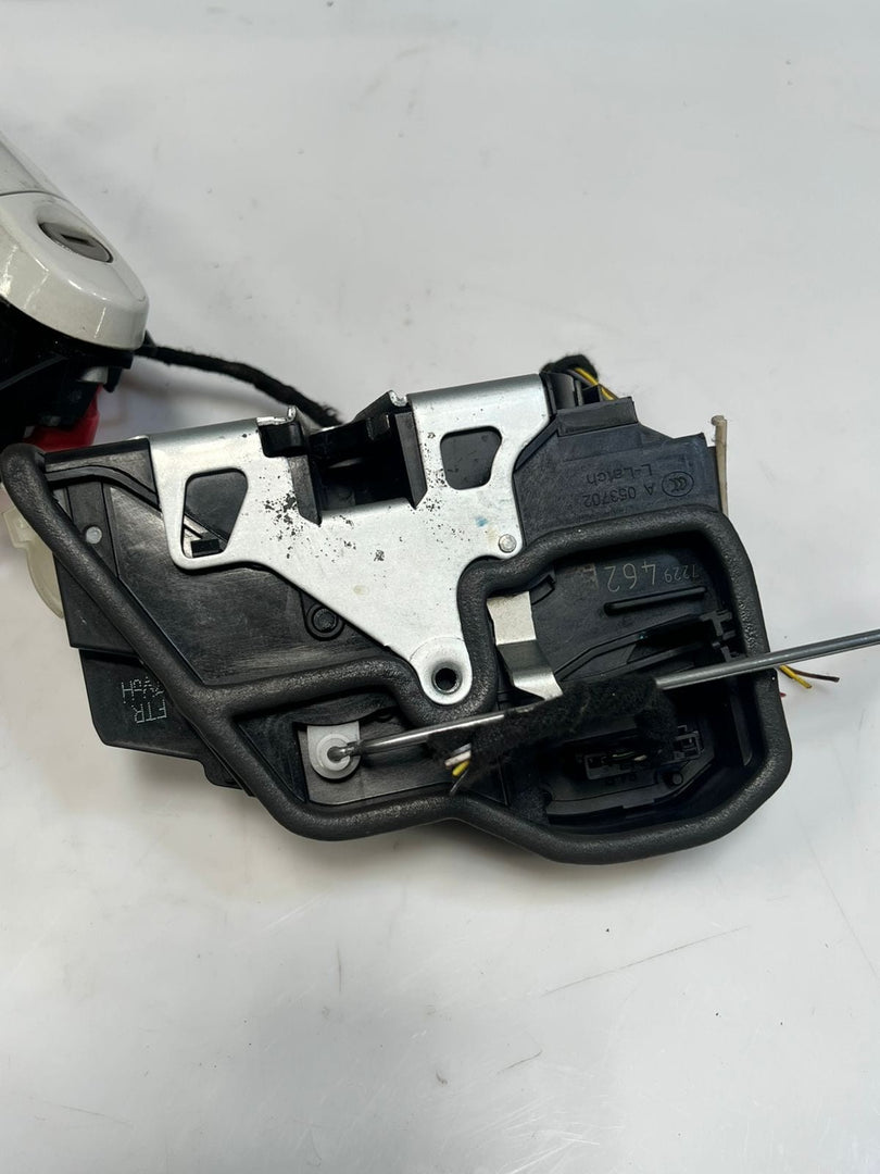 BMW 1 3 5 Series E60 E61 F20 F30 Door Lock Actuator Front Right 7229462 OEM
