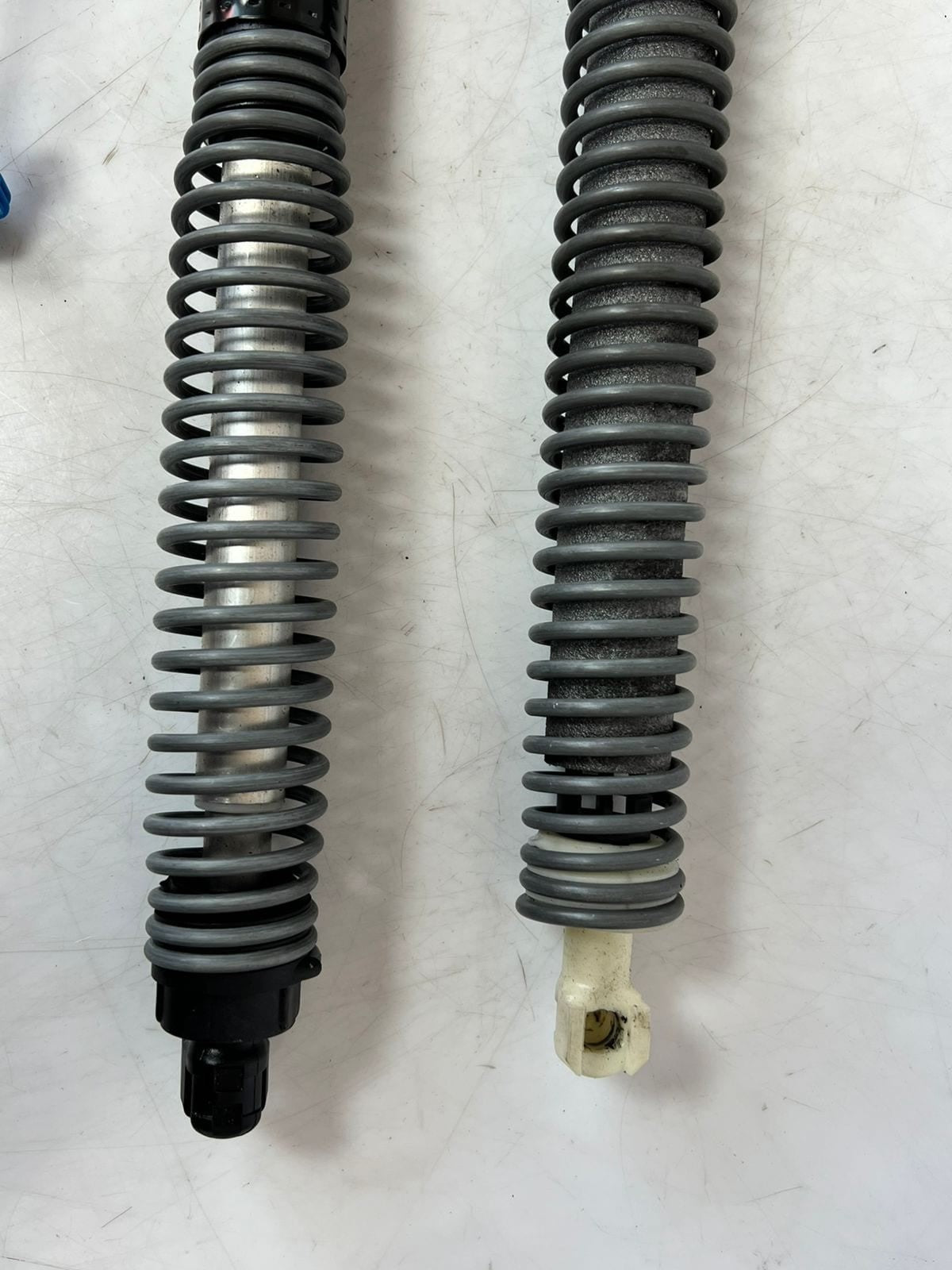 2016-2019 BMW 740i 7 Series G11 G12 Tailgate Strut 7357110 OEM