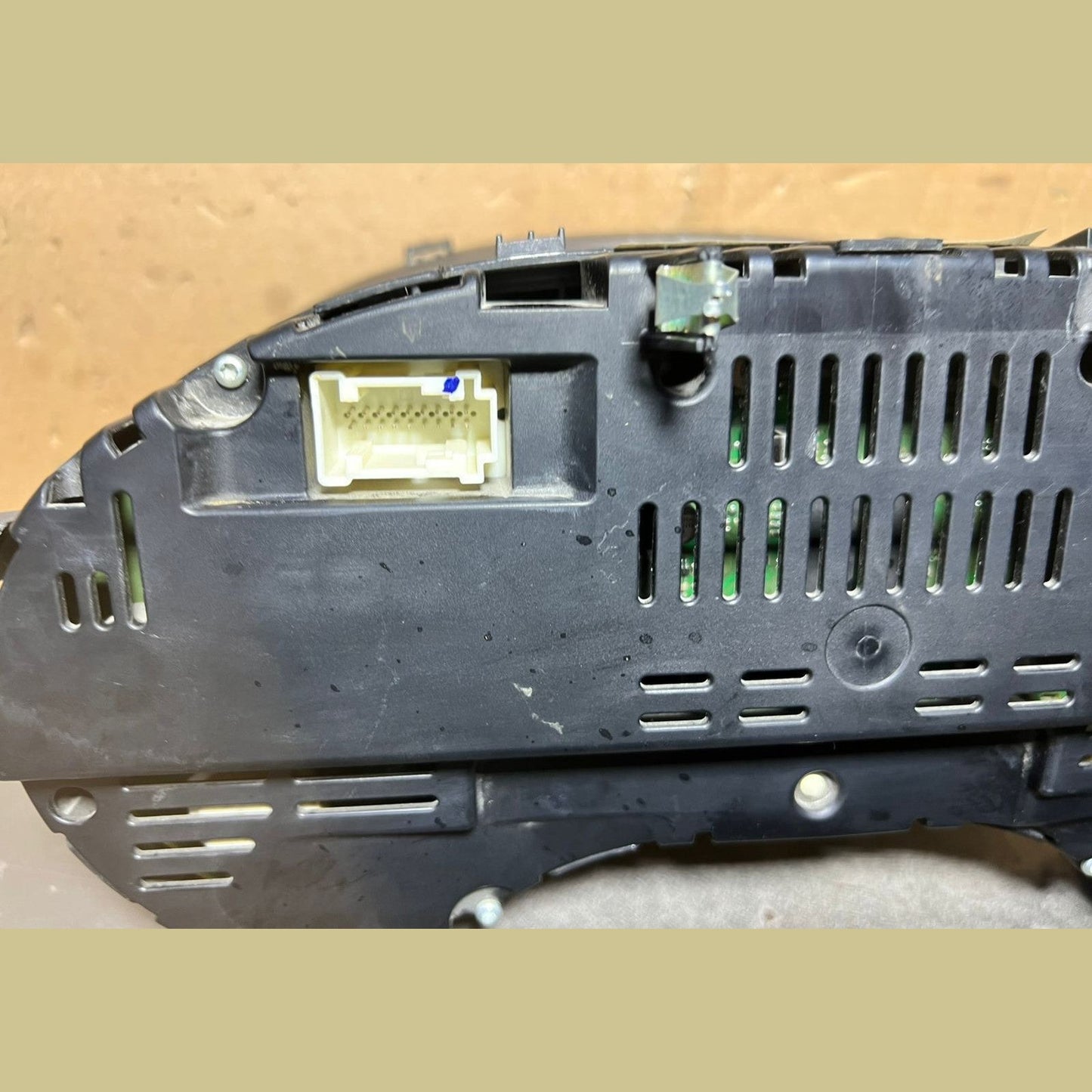 14-17 Mercedes-Benz W117 CLA Instrument Cluster Speedometer A117 9004001 OEM