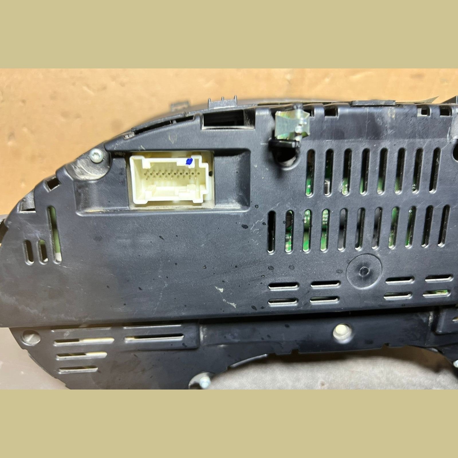 14-17 Mercedes-Benz W117 CLA Instrument Cluster Speedometer A117 9004001 OEM