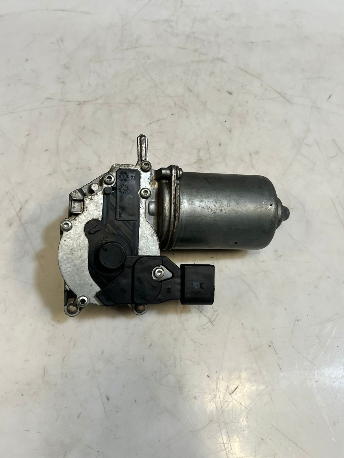 2007-2013 BMW X5 E70 Front Windshield Wiper Motor ASSEMBLY 7200536 OEM