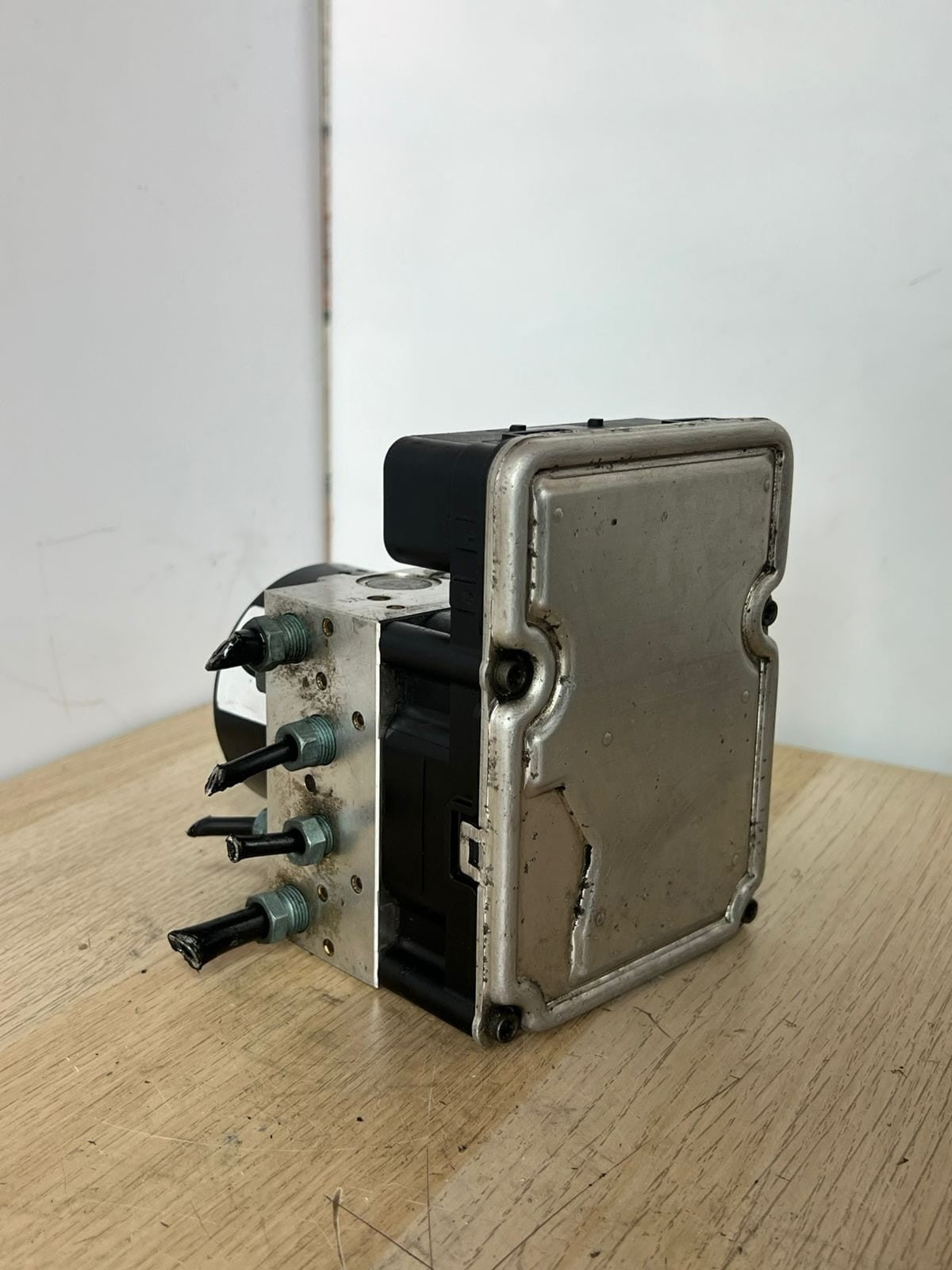 BMW X3 F25 X4 F26 ABS Pump Hydraulic Unit ABS P/N 6877722