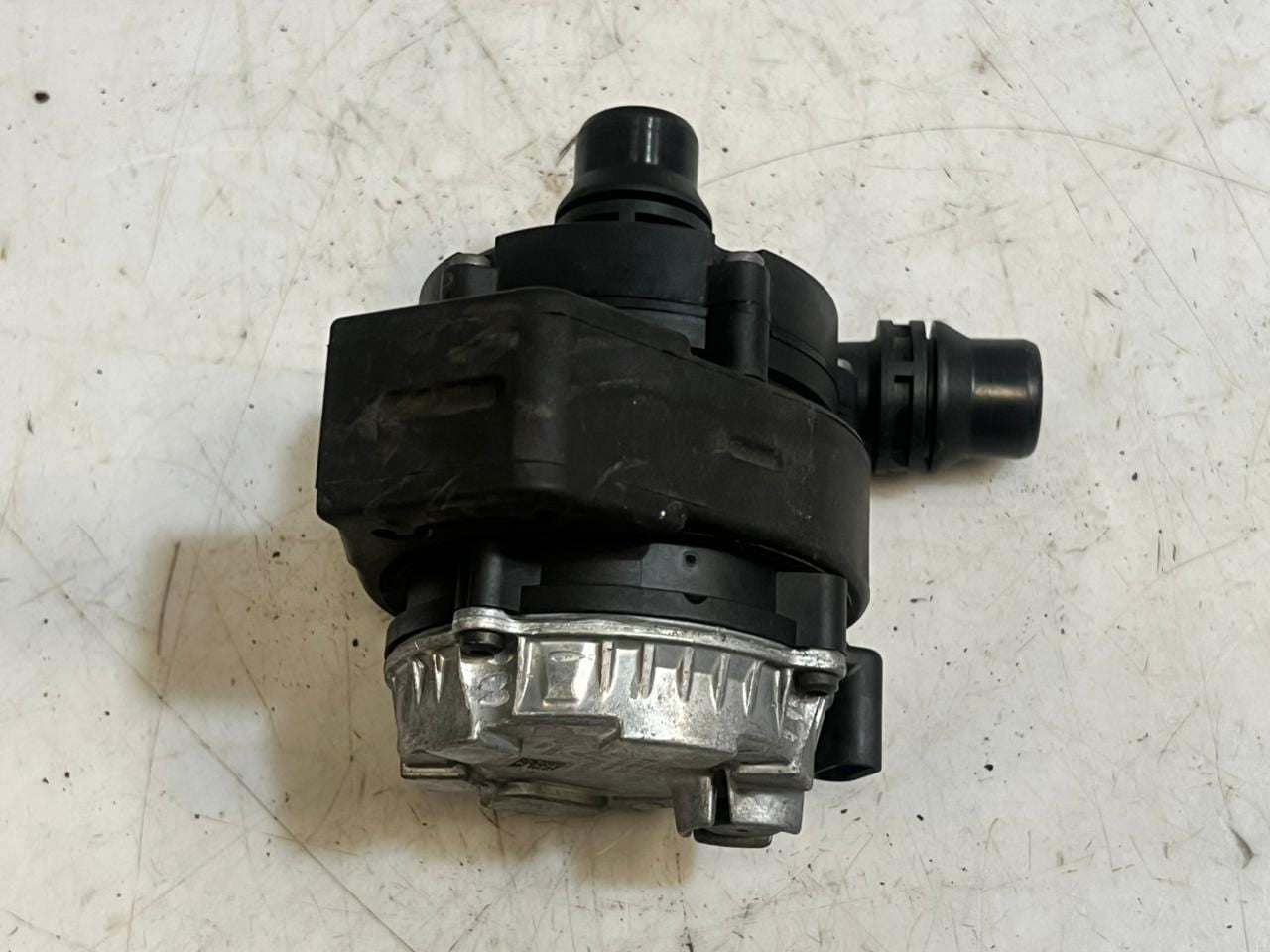 2016-2018 BMW 330e 3' F30 2.0 Hybrid Petrol Auxiliary Water Pump 8638239 OEM