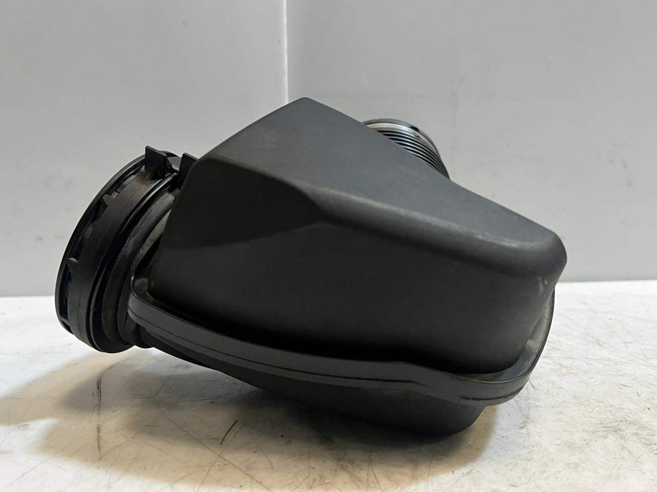 2016-2018 BMW F30 330i B48 330e F36 F20 F30 Air Intake Resonator 70604496 OEM