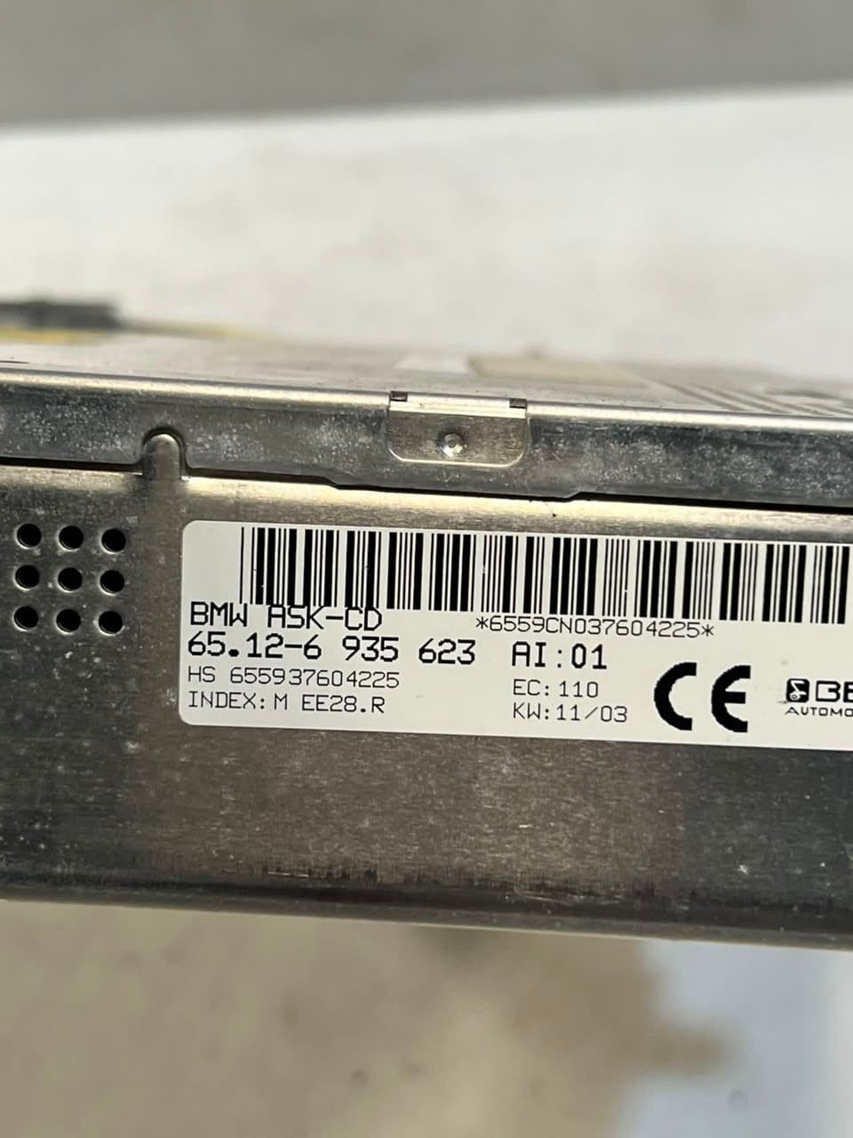 BMW  7 Series E65 E66 Radio Cd Player Dvd Player Navigation SYSTEM 6935623