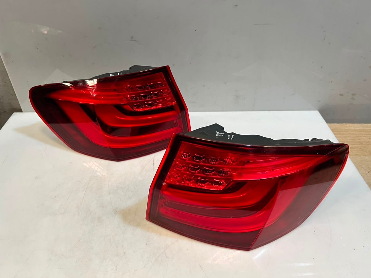 2010-2016 BMW F11 FENDER 528i LEFT RIGHT Tail Light BACK LIGHT 7203233 7203234