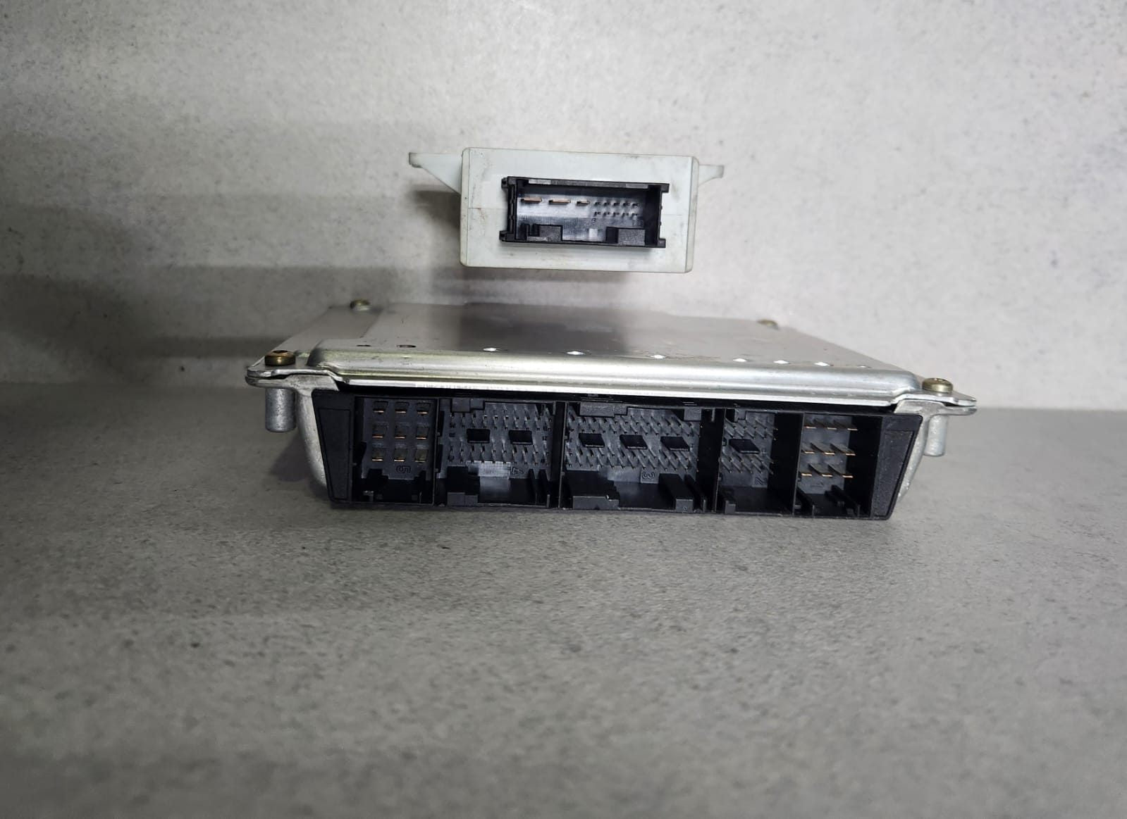 2000-2006 BMW X5 Engine Control Module 7508698 X5 E53 4.4L M62