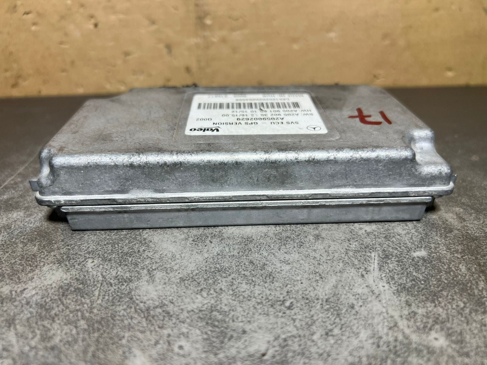 15-20 Mercedes W205 Surround View Camera Control Module  A205 9002629 OEM