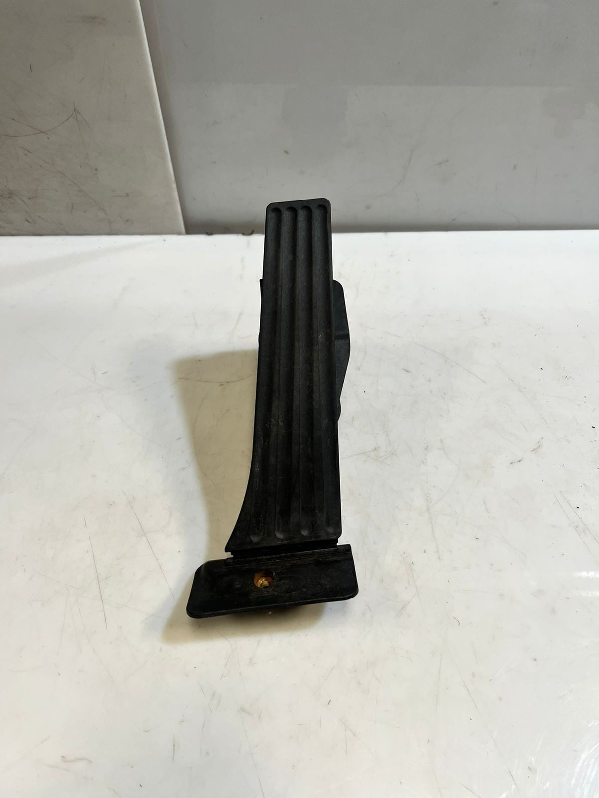 2007-2013 BMW 328i E90, E92, Z4, F48, F49 Accelerator Pedal Module 6889823 OEM