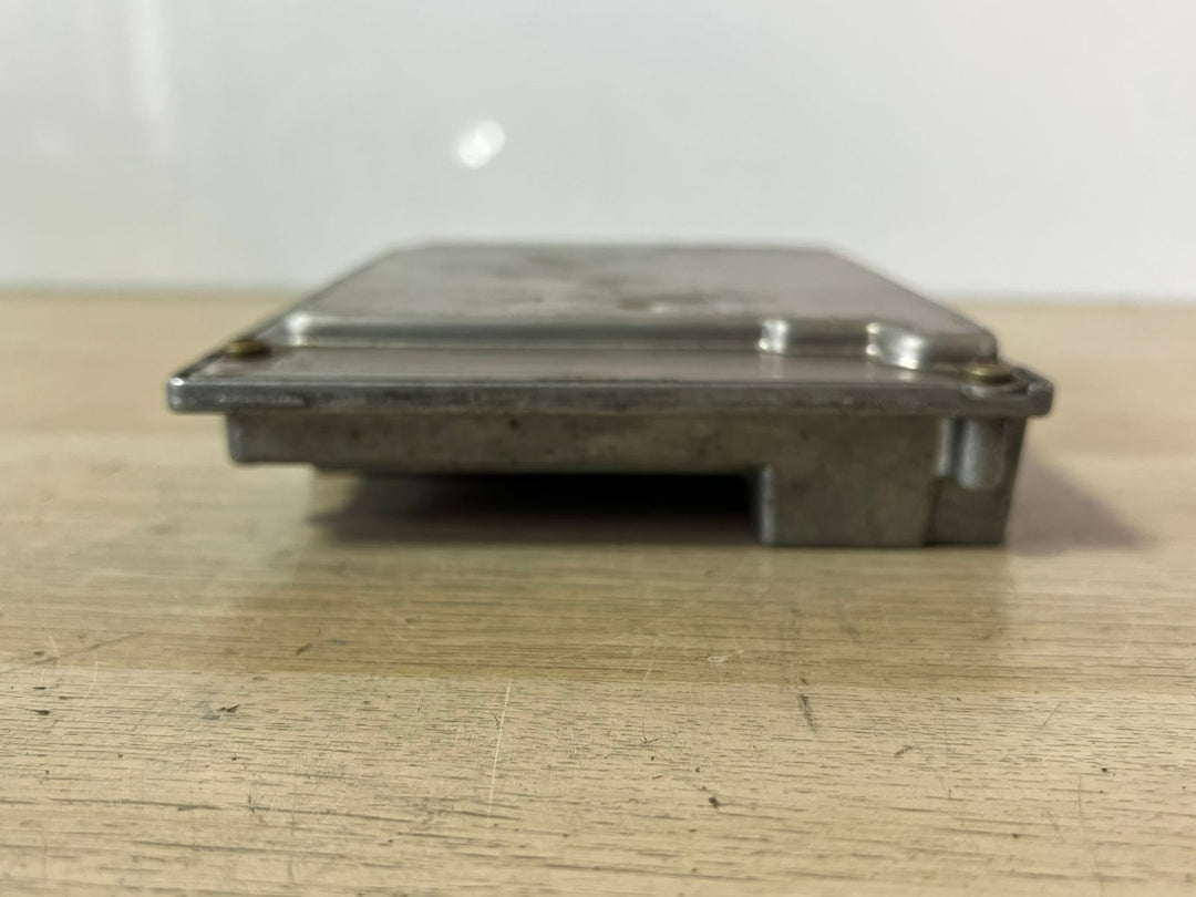2002-2003 BMW 745i Engine Control Module 7523523 BOSCH 261209002 E65 