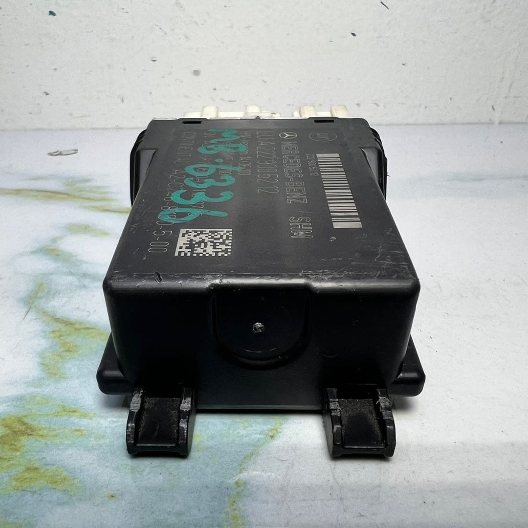 2017 Mercedes GLC43 AMG Rear Seat Heating Control Module A2229005212 S-Class
