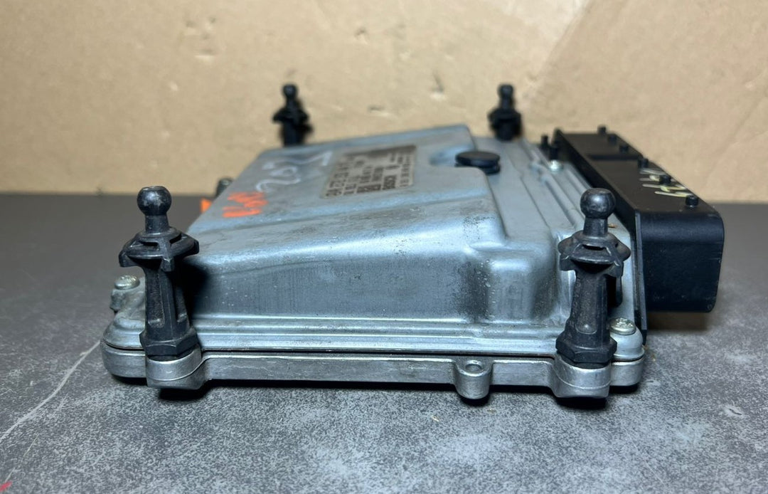 03-06 Mercedes W203 C-Class Engine Control Module Unit ECM ECU A272 1534479 OEM