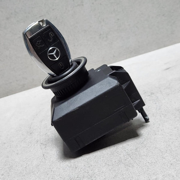 2010-2014 Mercedes-Benz C250 Ignition Switch A2075450108 W204 C300 C350 W212