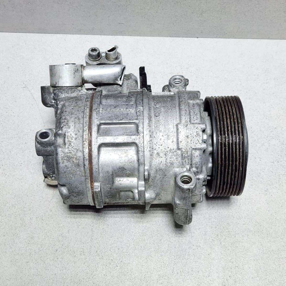 2011-2012 BMW F25 X3 Air Conditioning Compressor 9211496 X3 F25 