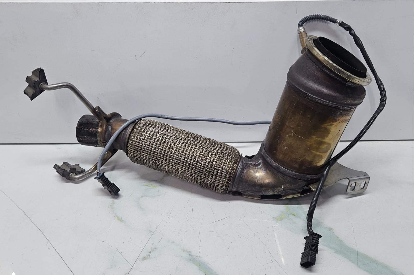 2018-2020 BMW X2 F48 B38 Catalytic Converter 8616302 OEM