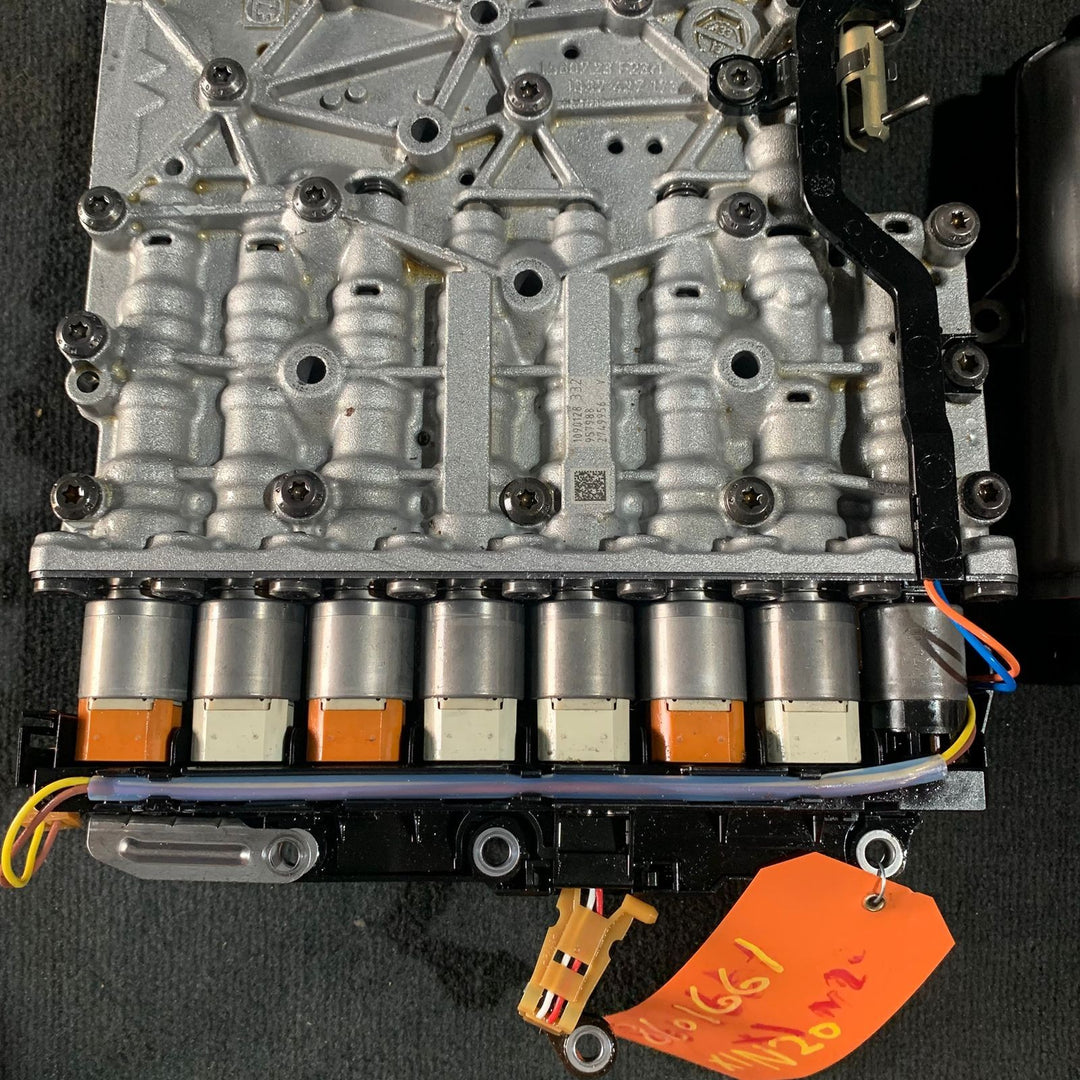 BMW E84 X1 N20 2014 2.8  8hp45 AUTOMATIC TRANSMISSION VALVE BODY P/N 8601661