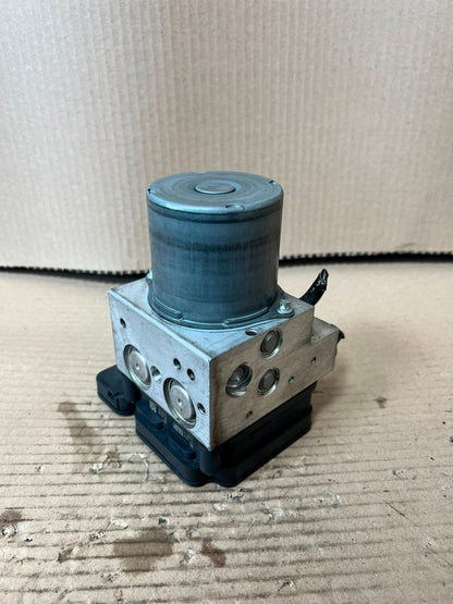 2012-2016 BMW F10 F11 F01 F13 535i ABS Pump Anti-Lock Brake Module 6853400